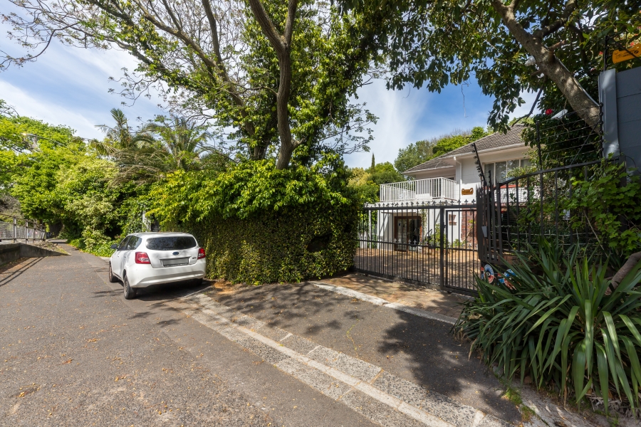 To Let 4 Bedroom Property for Rent in Newlands Western Cape